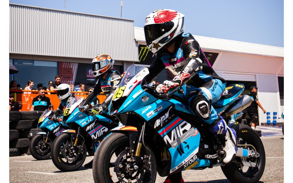 La MIR Racing Aspar Cup protagoniza un domingo repleto de emoción y finales ajustados en Villena